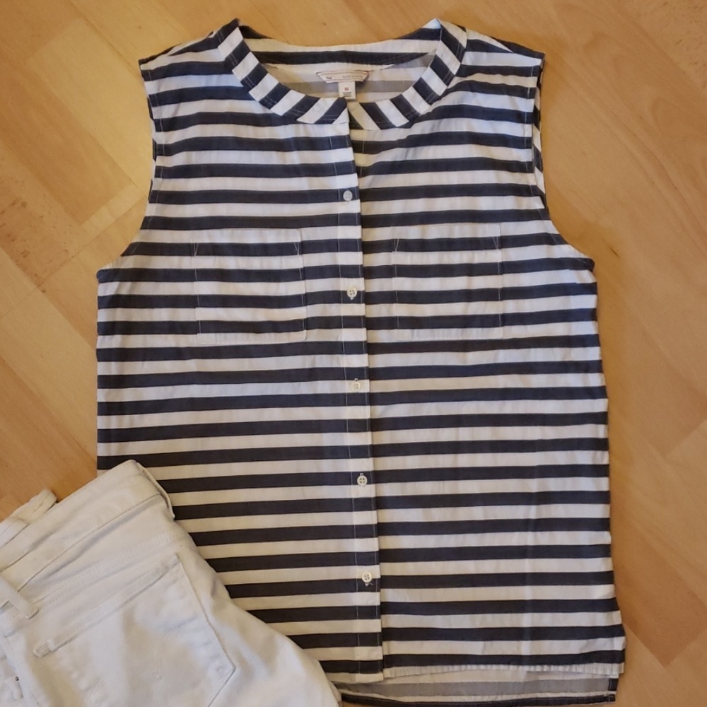 Gap Womens sz XS striped blue/white shell top